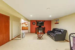 491 Escanaba Ave, Calumet City, IL 60409 - Photo 34