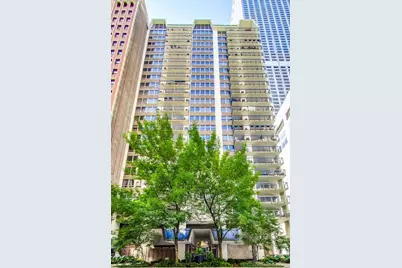 201 E Chestnut Street #19F, Chicago, IL 60611 - Photo 2