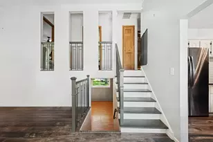 516 W Weathersfield Way, Schaumburg, IL 60193 - Photo 2