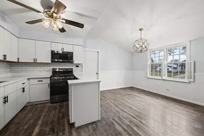 516 W Weathersfield Way, Schaumburg, IL 60193 - Photo 4