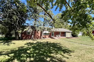 101 E Lincoln St, Sidell, IL 61876 - Photo 2