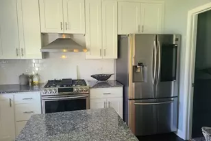 328 Kain St, Ottawa, IL 61350 - Photo 6