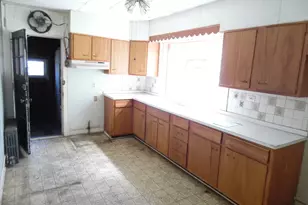 8211 S Morgan St, Chicago, IL 60620 - Photo 6