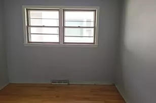 413 Greenbay Ave, Calumet City, IL 60409 - Photo 12