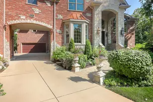 616 Driftwood Ct, Naperville, IL 60540 - Photo 2