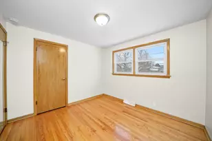 16049 Minerva Ave, South Holland, IL 60473 - Photo 14