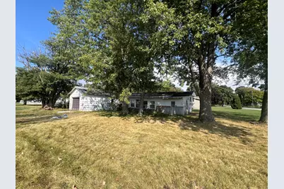 315 W Main Street, Sheldon, IL 60966 - Photo 2