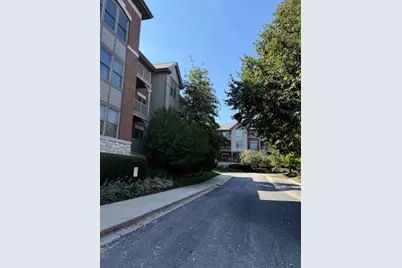 275 E Railroad Avenue #301, Bartlett, IL 60103 - Photo 2