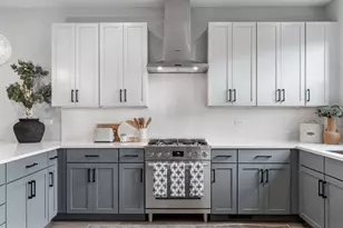 5424 Old Orchard Rd, Skokie, IL 60077 - Photo 8