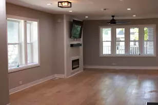 7650 S Cregier Ave, Chicago, IL 60649 - Photo 10