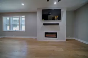 7650 S Cregier Ave, Chicago, IL 60649 - Photo 4