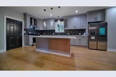 7650 S Cregier Avenue, Chicago, IL 60649 - Photo 8