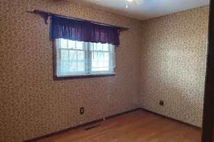 12855 Lawrence Rd, Sterling, IL 61081 - Photo 16