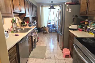 8101 W Courte Dr, Niles, IL 60714 - Photo 4