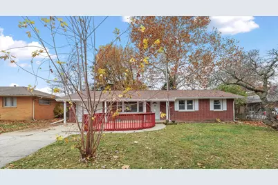 2213 Roland Drive, Champaign, IL 61821 - Photo 2