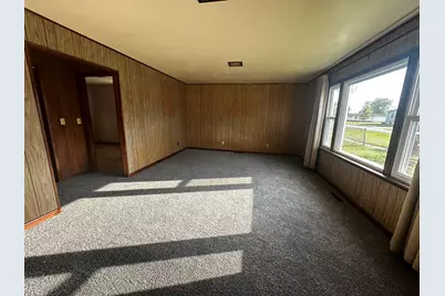 213 Peoria Street N, Gilman, IL 60938 - Photo 16