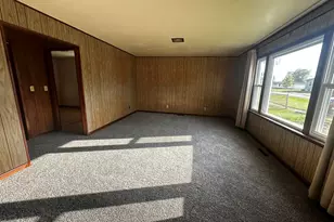 213 Peoria Street N, Gilman, IL 60938 - Photo 16