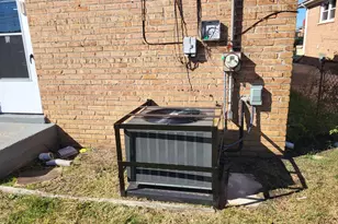 383 Calhoun Ave, Calumet City, IL 60409 - Photo 22