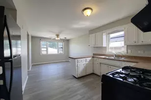 383 Calhoun Ave, Calumet City, IL 60409 - Photo 4