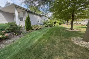 2404 Treeline Drive, Bloomington, IL 61704 - Photo 4