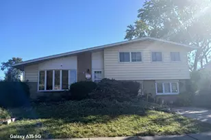 14825 Parkside Ave, Oak Forest, IL 60452 - Photo 2