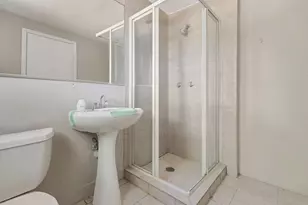 9532 Greenwood Dr, Des Plaines, IL 60016 - Photo 10