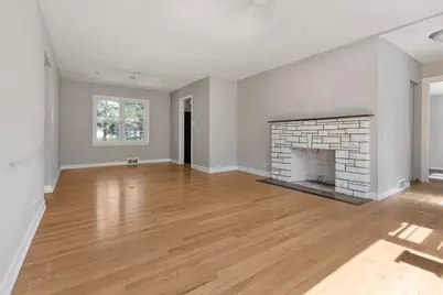 9532 Greenwood Drive, Des Plaines, IL 60016 - Photo 4