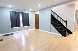 1135 Williamsburg Rd, Country Club Hills, IL 60478 - Photo 6