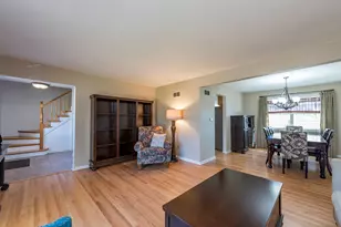 419 Northgate, Lindenhurst, IL 60046 - Photo 2