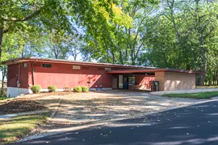 706 N 4th St, Ashton, IL 61006 - Photo 2