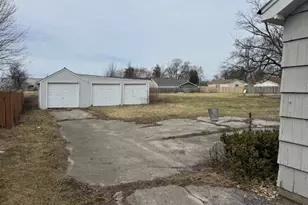 15536 State St, South Holland, IL 60473 - Photo 2