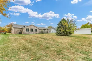 812 E Boone St, Tolono, IL 61880 - Photo 28