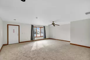 812 E Boone St, Tolono, IL 61880 - Photo 10