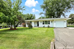 4709 William St, McHenry, IL 60051 - Photo 2