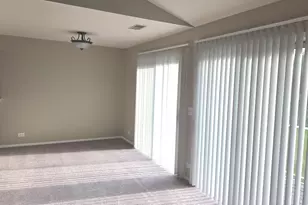 67 Beechmont Ct, Schaumburg, IL 60193 - Photo 4