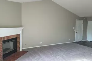 67 Beechmont Ct, Schaumburg, IL 60193 - Photo 2