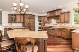 39W663 Henry David Thoreau Pl, Saint Charles, IL 60175 - Photo 12