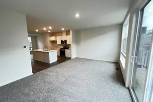 389 Summit Cir, Lombard, IL 60148 - Photo 6