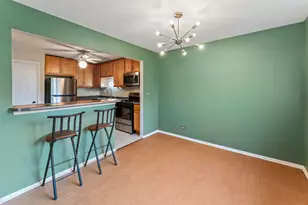 601 Hanover Ct, Schaumburg, IL 60194 - Photo 4