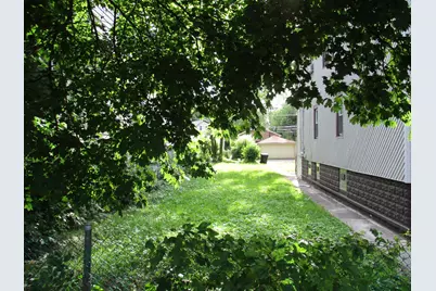 8238 S Manistee Avenue, Chicago, IL 60617 - Photo 1