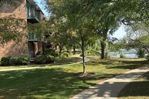 905 Casey Ct, Schaumburg, IL 60173 - Photo 4