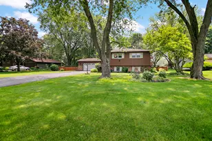 5844 Muriel Ln, Saint Anne, IL 60964 - Photo 2