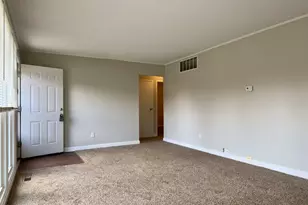 140 Nashua St, Park Forest, IL 60466 - Photo 4