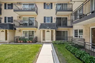 1039 N Harlem Ave, Oak Park, IL 60302 - Photo 2