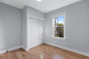 3805 W Belle Plaine Ave, Chicago, IL 60618 - Photo 10