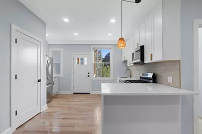 3805 W Belle Plaine Avenue #2W, Chicago, IL 60618 - Photo 4