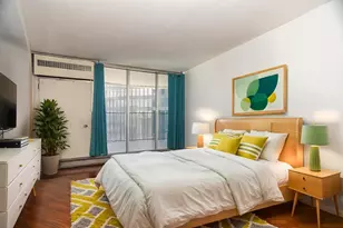 300 N State St, Chicago, IL 60654 - Photo 8