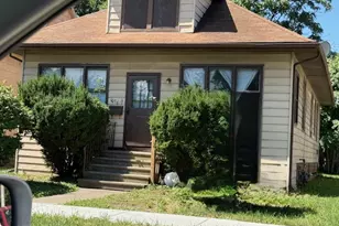 1016 Emerald Ave, Chicago Heights, IL 60411 - Photo 2