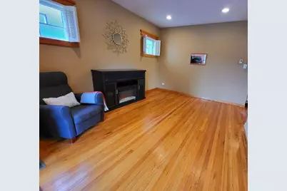 5530 W Warwick Avenue, Chicago, IL 60641 - Photo 4