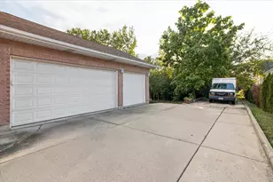 238 Hillcrest Ave, Addison, IL 60101 - Photo 30